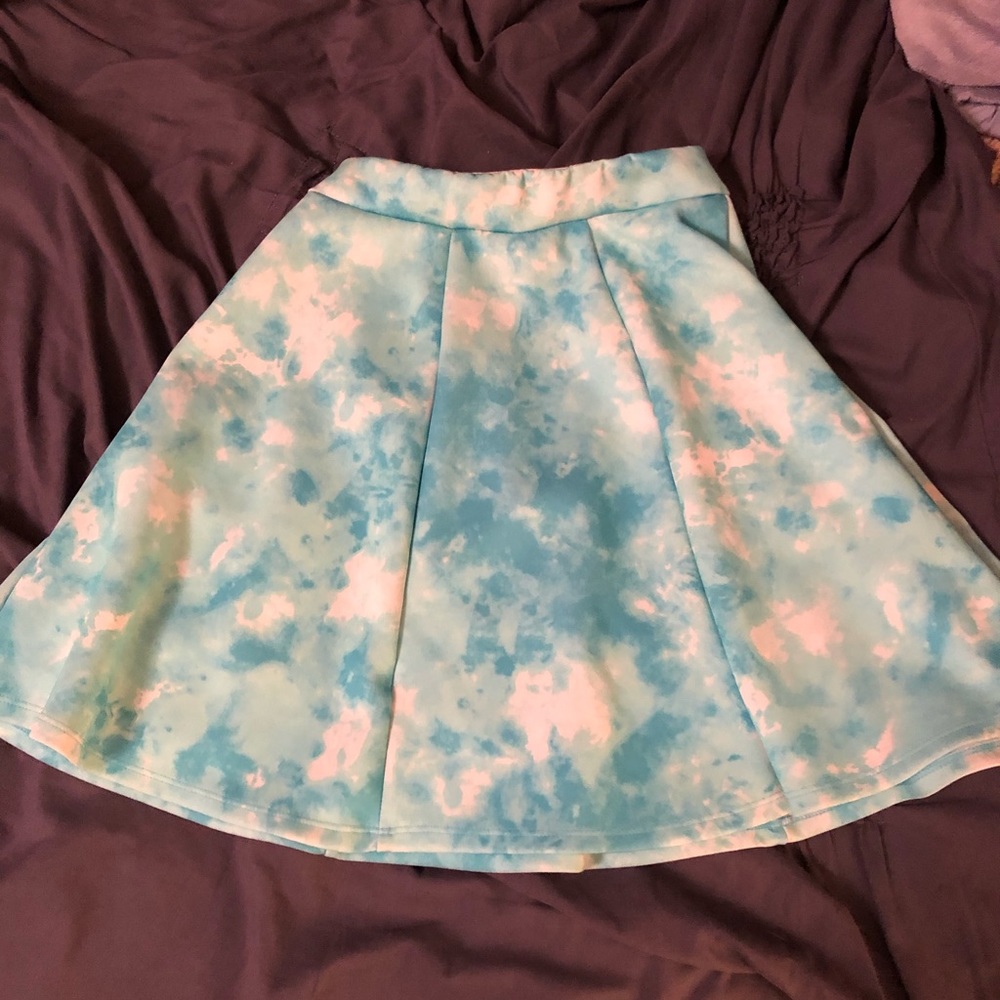 💛4/20 sale if you bundle Cinch waist Mini skater skirt 💙